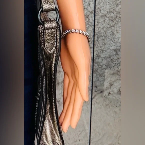 Dazzling Vintage Bracelet with Rhinestone Accents - Picture 7 of 7